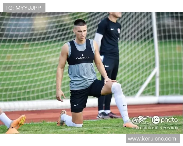 南通支云主场鏖战青岛海牛两队誓争胜局上演精彩中超对决 南通支云主场鏖战青岛海牛两队誓争胜局上演精彩中超对决