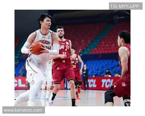 王哲林领衔中国男篮新生代崛起，展现领袖风采与未来无限可能